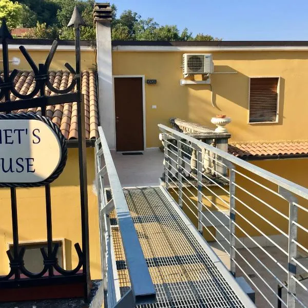 Juliet's House – hotel w mieście Turrivalignani