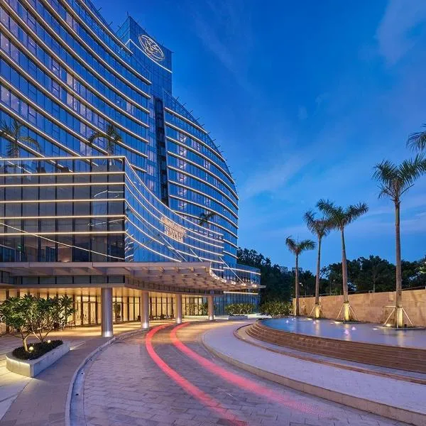 Grand Bay Hotel Zhuhai: Maogang şehrinde bir otel