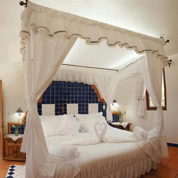 Posada Los Alcatraces, hotel v destinaci Atlixco