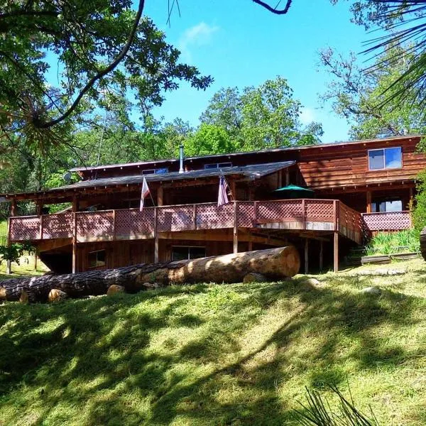 Evergreen Haus, hotel v destinaci Oakhurst