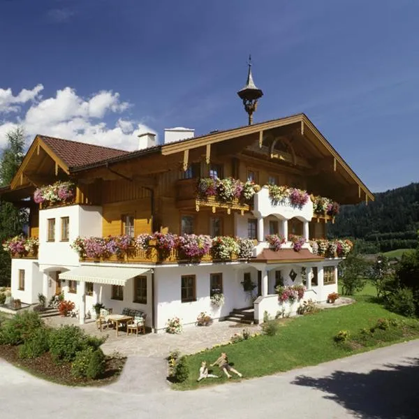 Pension Unterhof, hotel in Flachau