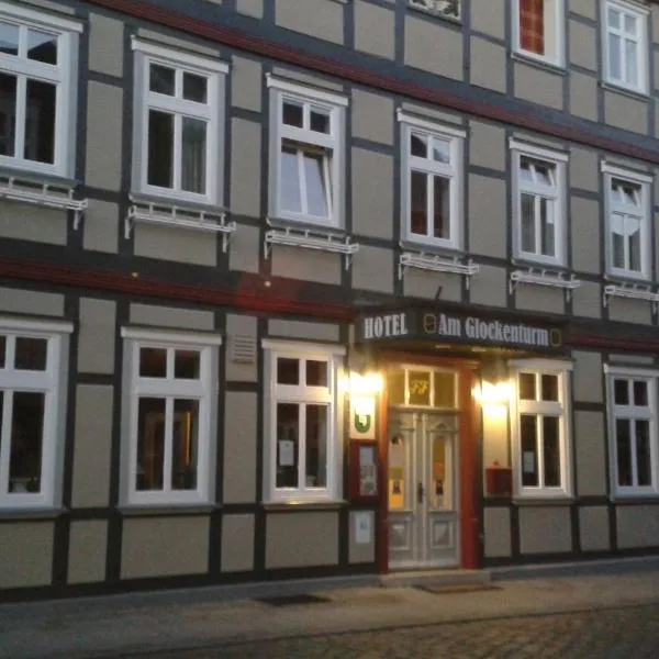 Hotel am Glockenturm, hótel í Waddeweitz