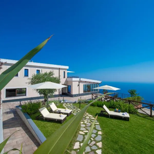 Villa Paradise Resort: Agerola'da bir otel