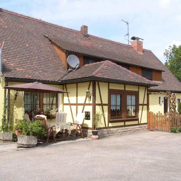 Gästehaus "Gisela" im fürstlichen Fischhaus, hotell i Schillingsfürst