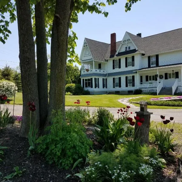 The Fox and the Grapes, hotel en Keuka Park