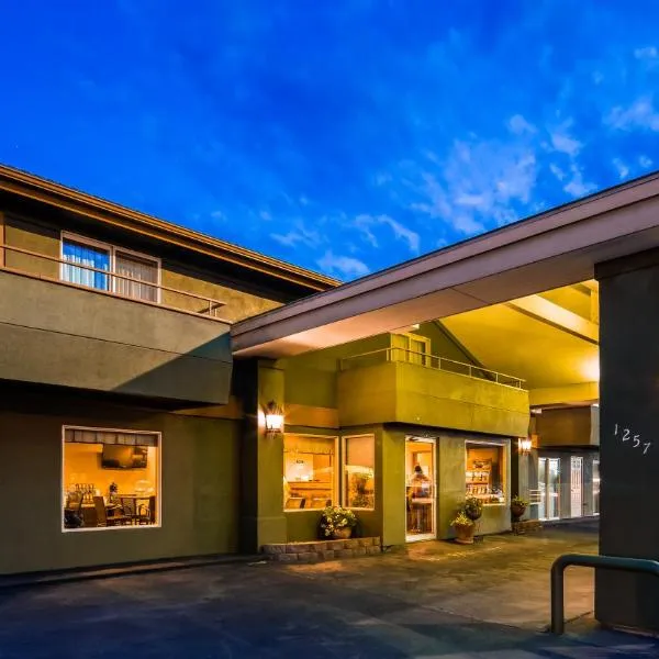 RiverTree Inn & Suites, hotel en Clarkston