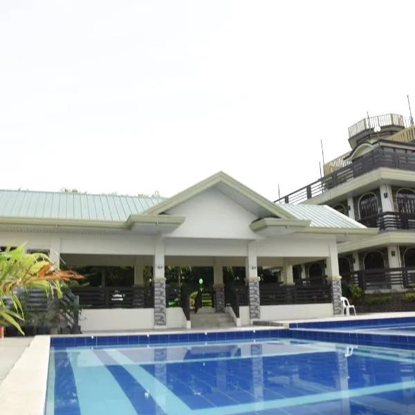 Villa Esmeralda Bryan's Resort Hotel and Restaurant，Palayan City的飯店