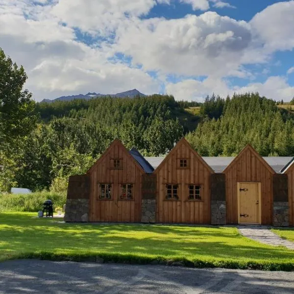 Íslandsbærinn /Old Farm, hotel in Saurbær