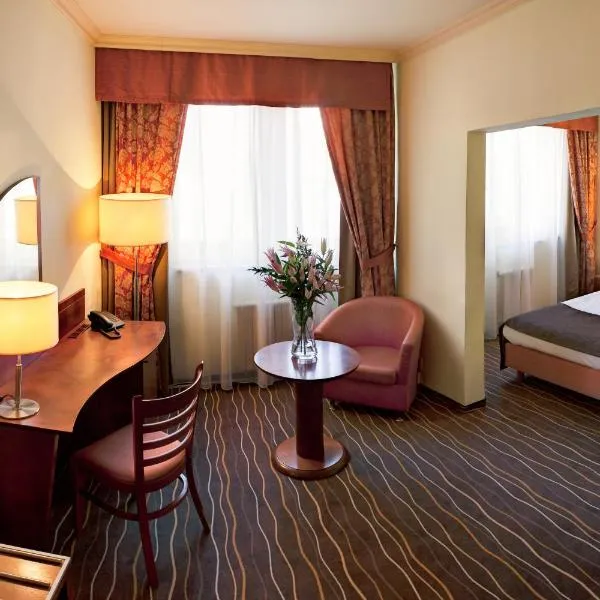 Family Hotel Bílá Labuť, hotel in Prague