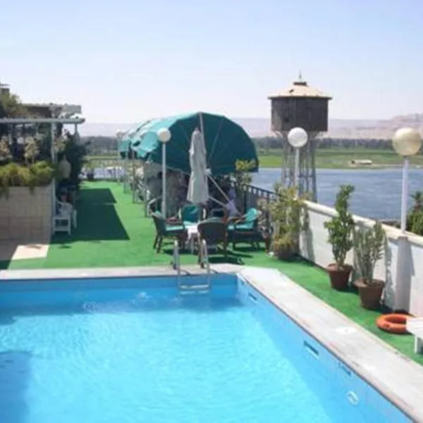 St.Joseph Hotel, hotel em Luxor