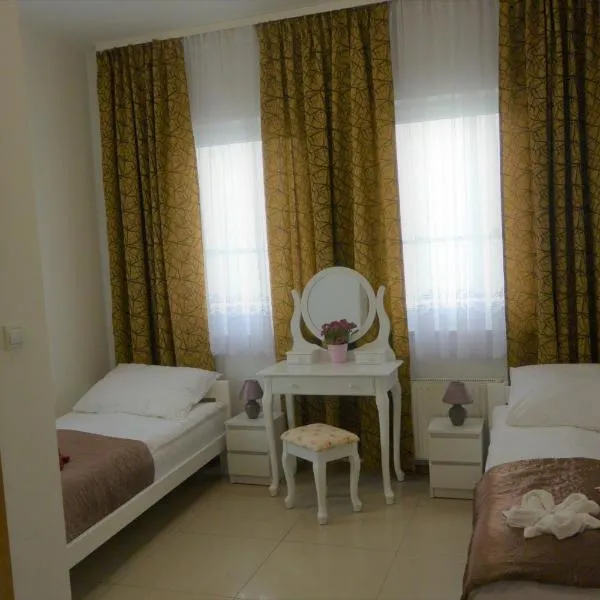 Hostel Wólka Kosowska z prywatnymi łazienkami, hotel v destinácii Wólka Kosowska