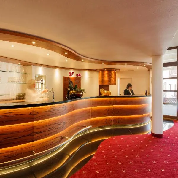 INVITE Hotel Löwen Freiburg, ξενοδοχείο στο Φράιμπουργκ ιμ Μπράισγκαου