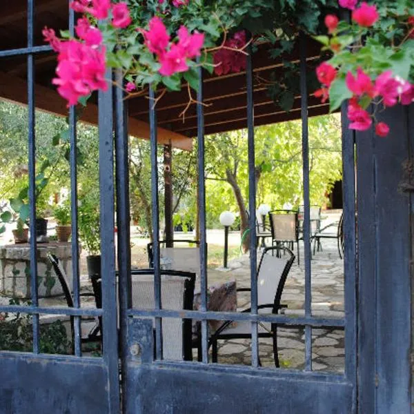Hotel Zefi, hotel di Sivota