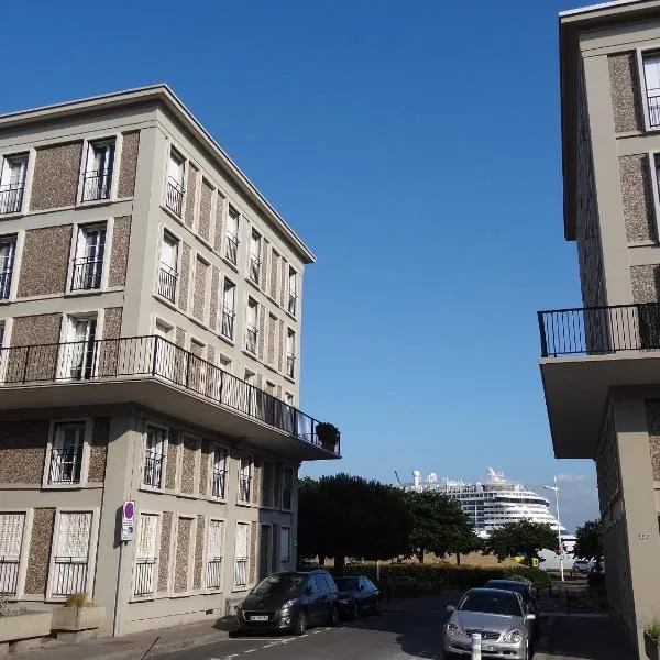 Le Perret – hotel w Hawrze