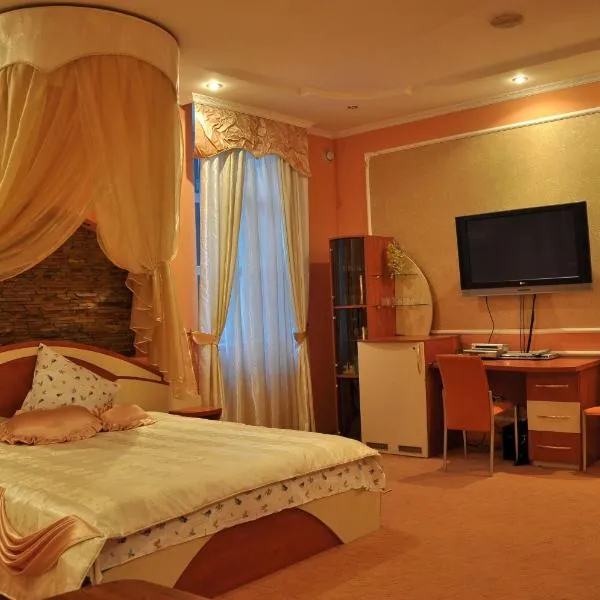 Focus Hotel, hotel a Chust