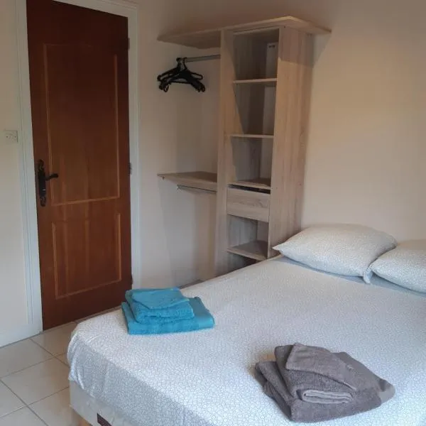 L'Abri d'Emilie - Chambre d'hôtes、Saint-Xandreのホテル