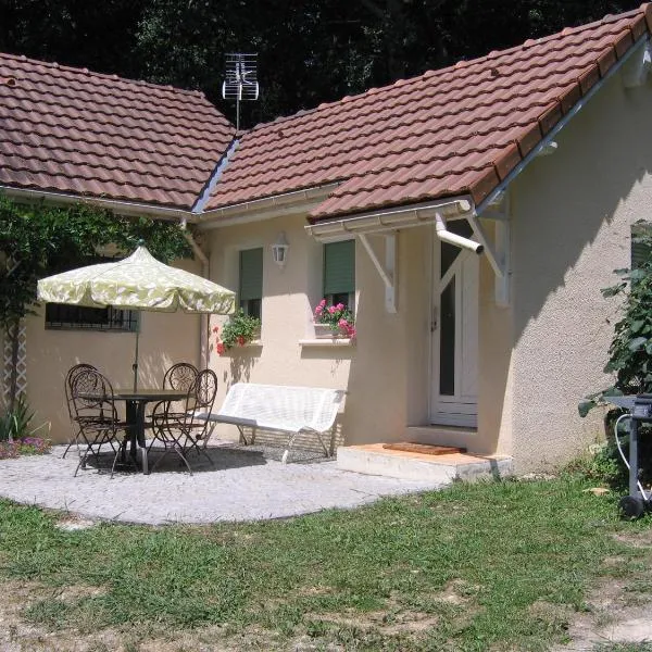 Gîte des Chênes, hotel u gradu 'Arthez-de-Béarn'