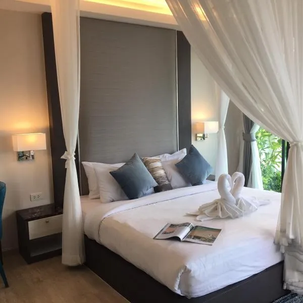 La Playa Beach Front Pool Villa Cha-am,Huahin, hotel v destinaci Ča Am