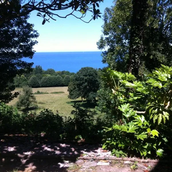 Spacieux appartement jardin, BBQ, vue sur mer, Trouville, hotel v destinácii Trouville-sur-Mer
