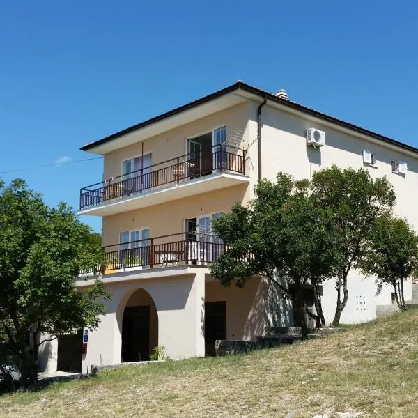Apartments Claudia, hotel en Šmrika