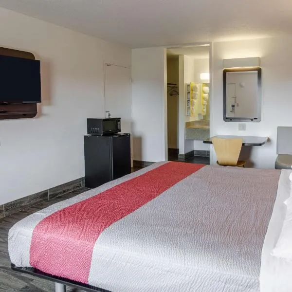 Motel 6-Staunton, VA, hotel in Staunton
