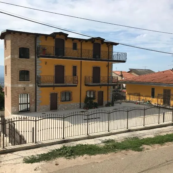 A Casa Di Laura B&B Apartments, hotel di Campagna