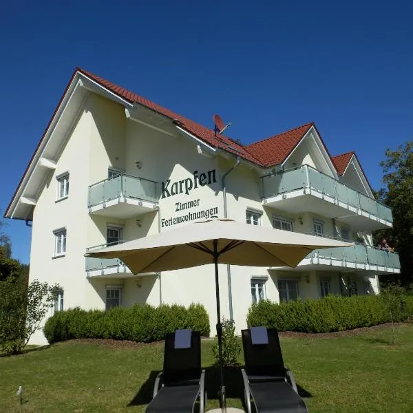 Hotel & Restaurant Karpfen, hotel di Hoßkirch