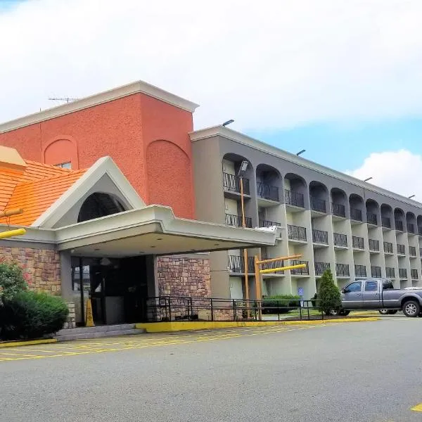 Howard Johnson by Wyndham Clifton NJ, hotel v destinaci Clifton