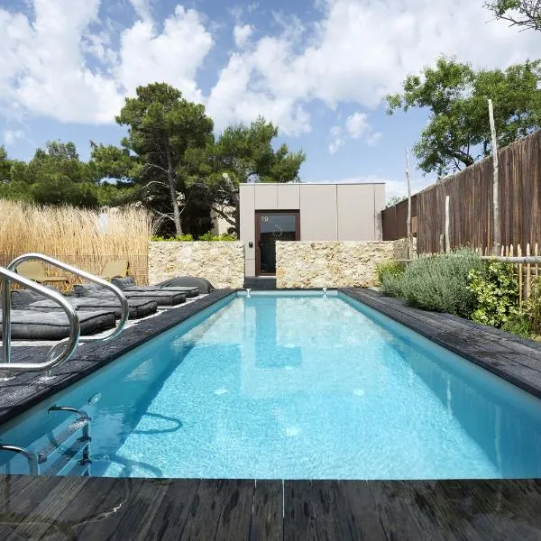 Le 19-21 - Un amour d'hotel – hotel w mieście Leucate