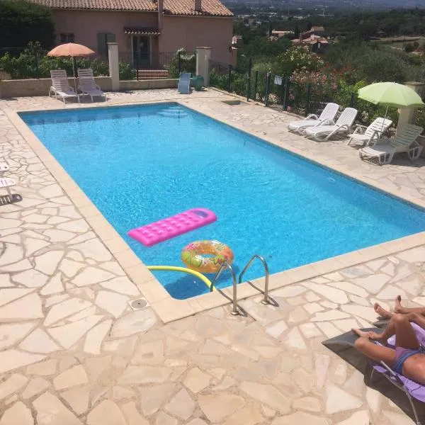 Les Oliviers, hotelli kohteessa Grimaud