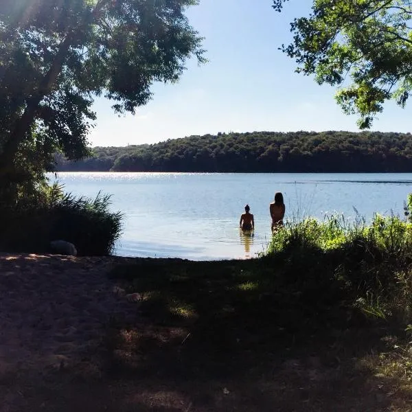 Viesnīca Ferienzimmer Suhrer Seeblick pilsētā Plēne