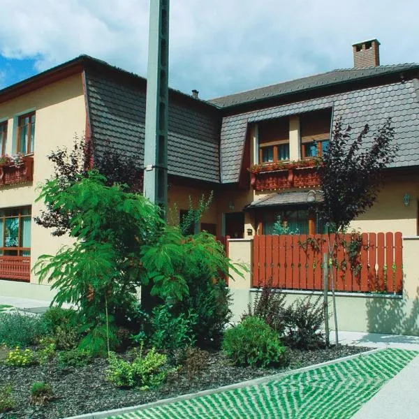 Edelweiss Panzió, hotel in Pilisjászfalu