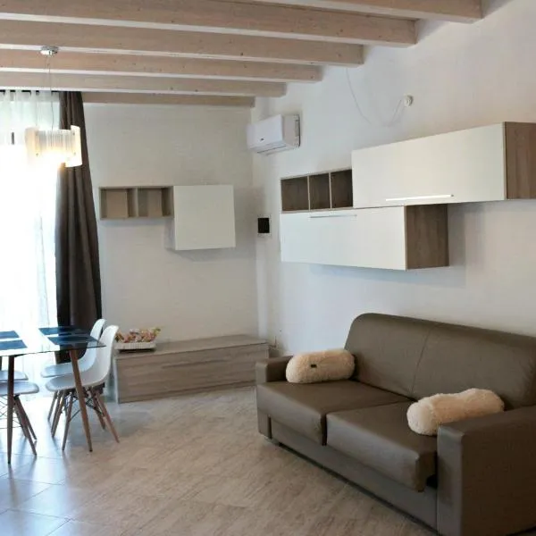 Paradeisos Residence Sas, hotel v destinaci Somma Lombardo