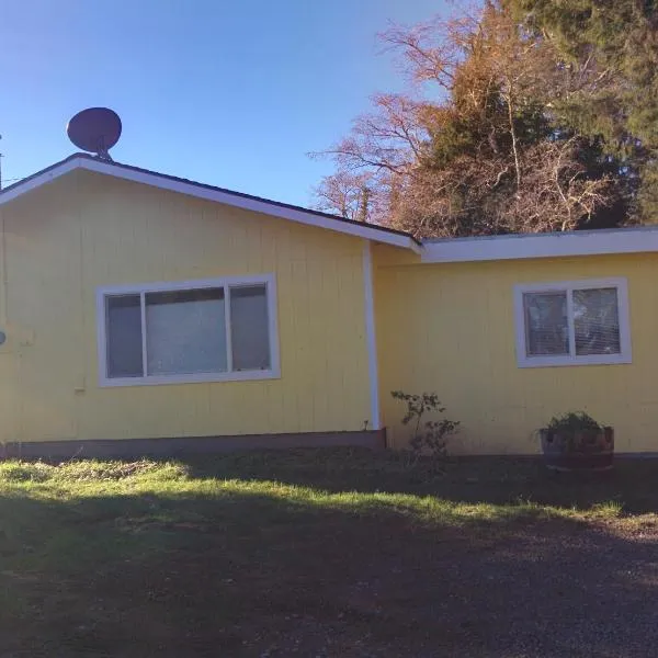 크레센트 시티에 위치한 호텔 Lakeside Hostel & Guest House