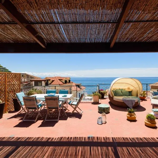 Boutique Penthouse by AMALFIVACATION – hotel w mieście Minori