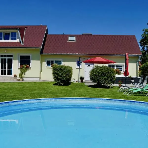 투르치안스케 테플리체에 위치한 호텔 Dom V Zahrade