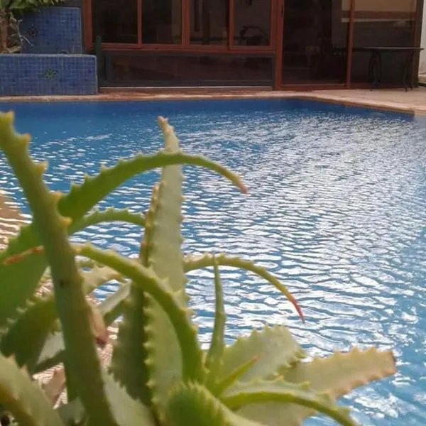 Riad Passiflora, hotel en Bhalil
