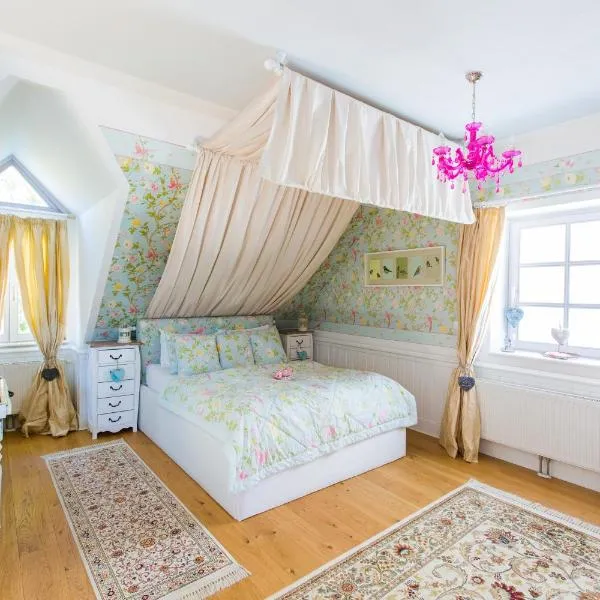 Viesnīca OLEANDER SUITEN großzügig wohnen mit besonderem Charme pilsētā Trausdorf