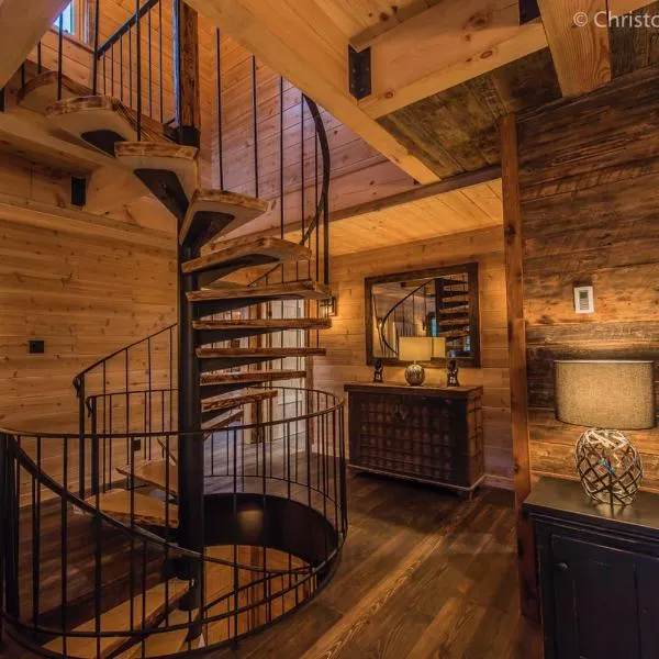 Chalet TAO par Les Chalets Spa Canada, hotel v destinaci La Malbaie