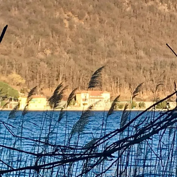 B&B Notte sul Lago, hotel v destinaci Gozzano