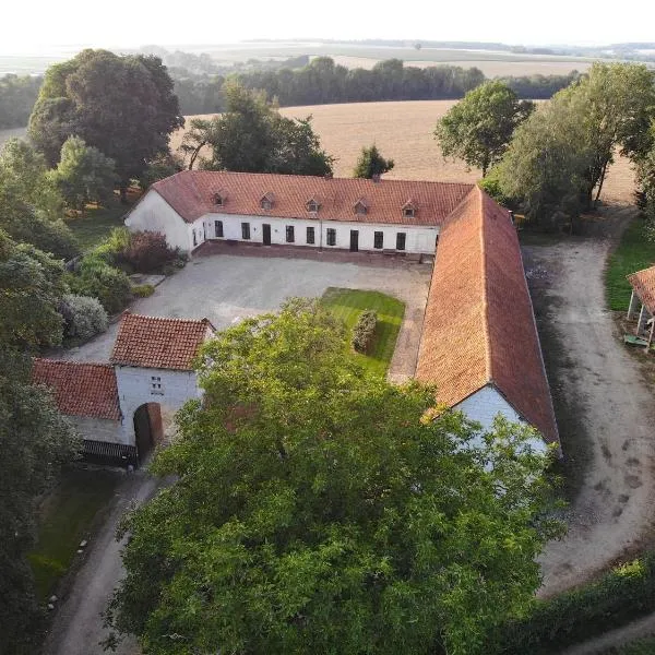 La Ferme du Bois Quesnoy – hotel w mieście Saint-Pol-sur-Ternoise