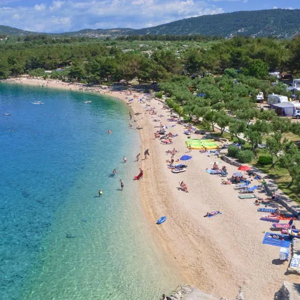 Mobile Homes Camping Kovačine, hotel v destinaci Cres