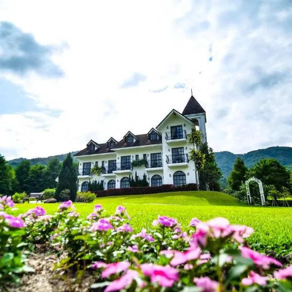 Salzburg B&B, hotel i Yuemei