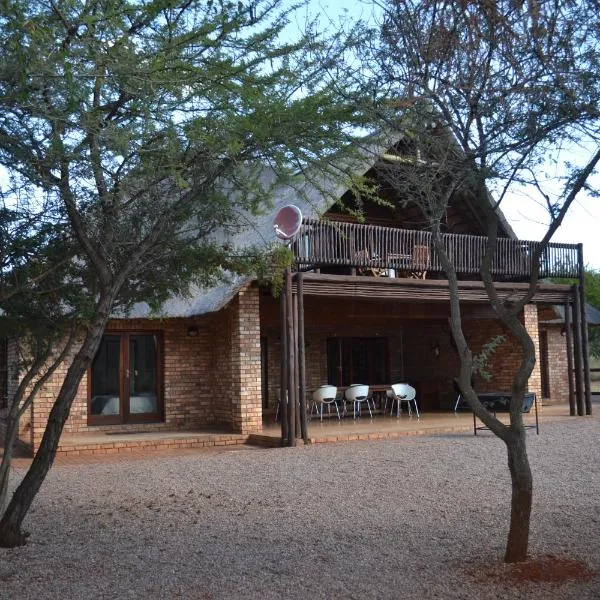 Makhato 84 Bush Lodge, hótel í Bela-Bela