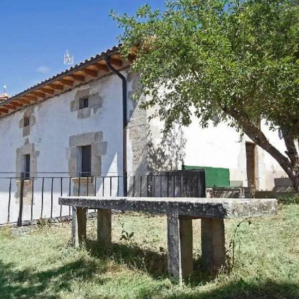 Casa Rural Jaxo, hotel in Atondo