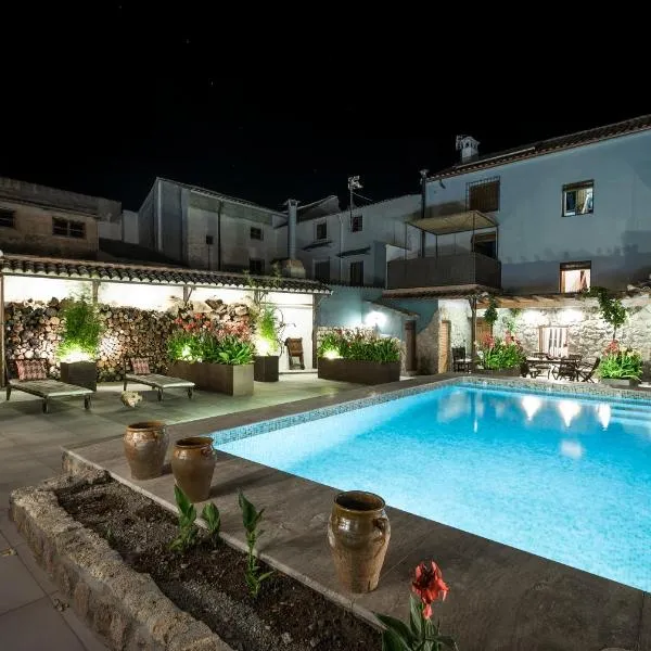 Manuel de La Capilla, hotel Arbunielben