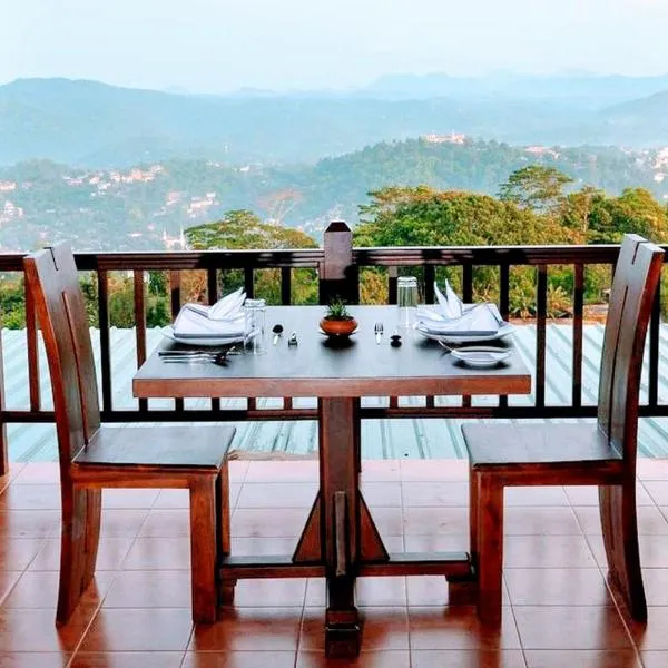 Kandy Unique View Hotel, hotel i Arambegama