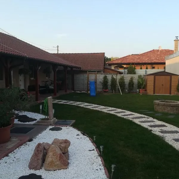 Apartmány Dimitra, hotel in Štúrovo