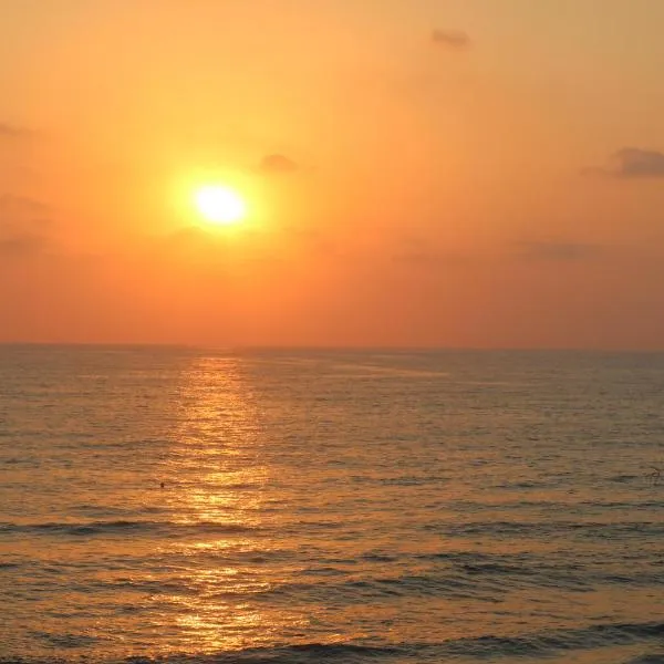 The Paradise Townhouses By Taimoura, hotel v destinaci Paphos City