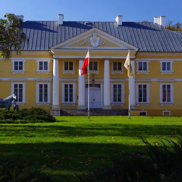 Pałac Racot, hotel a Lubiń